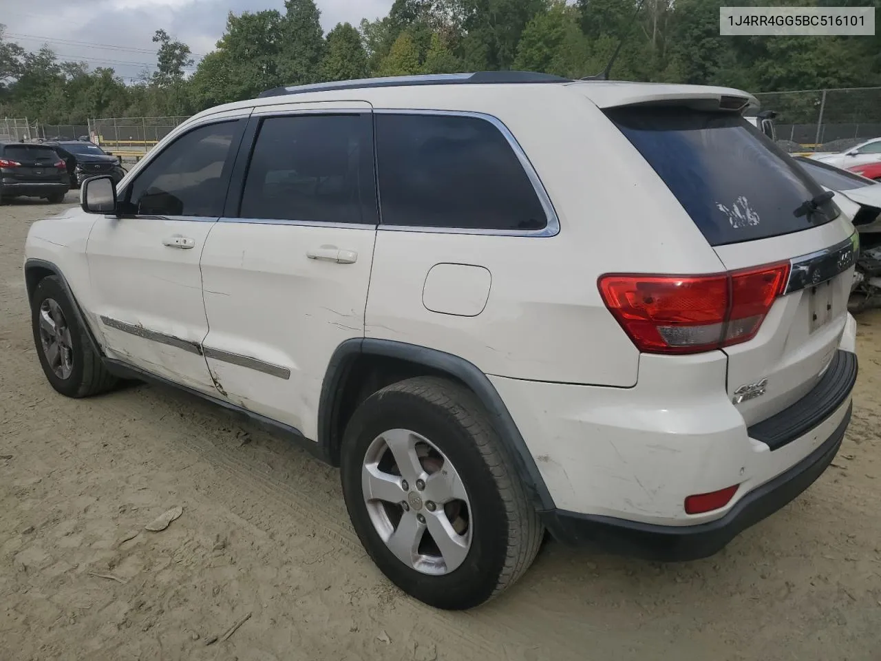 1J4RR4GG5BC516101 2011 Jeep Grand Cherokee Laredo