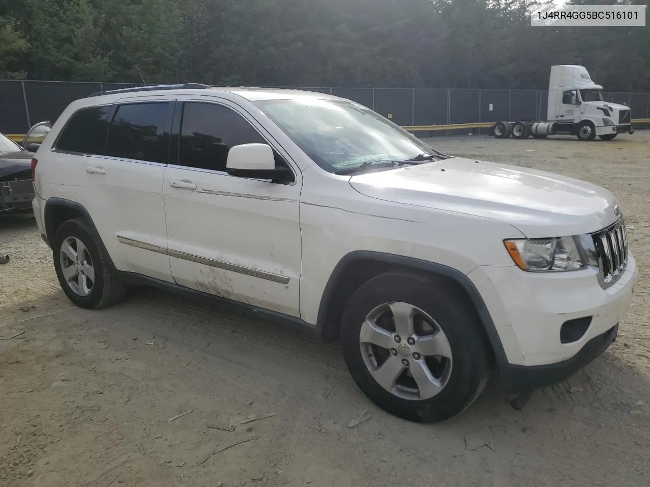 2011 Jeep Grand Cherokee Laredo VIN: 1J4RR4GG5BC516101 Lot: 71113084