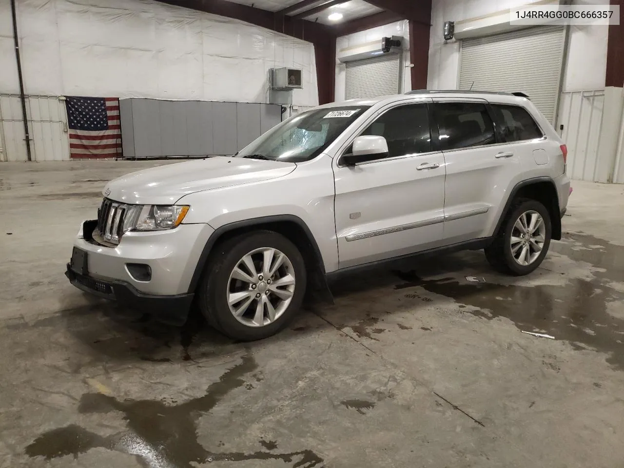 2011 Jeep Grand Cherokee Laredo VIN: 1J4RR4GG0BC666357 Lot: 71726674