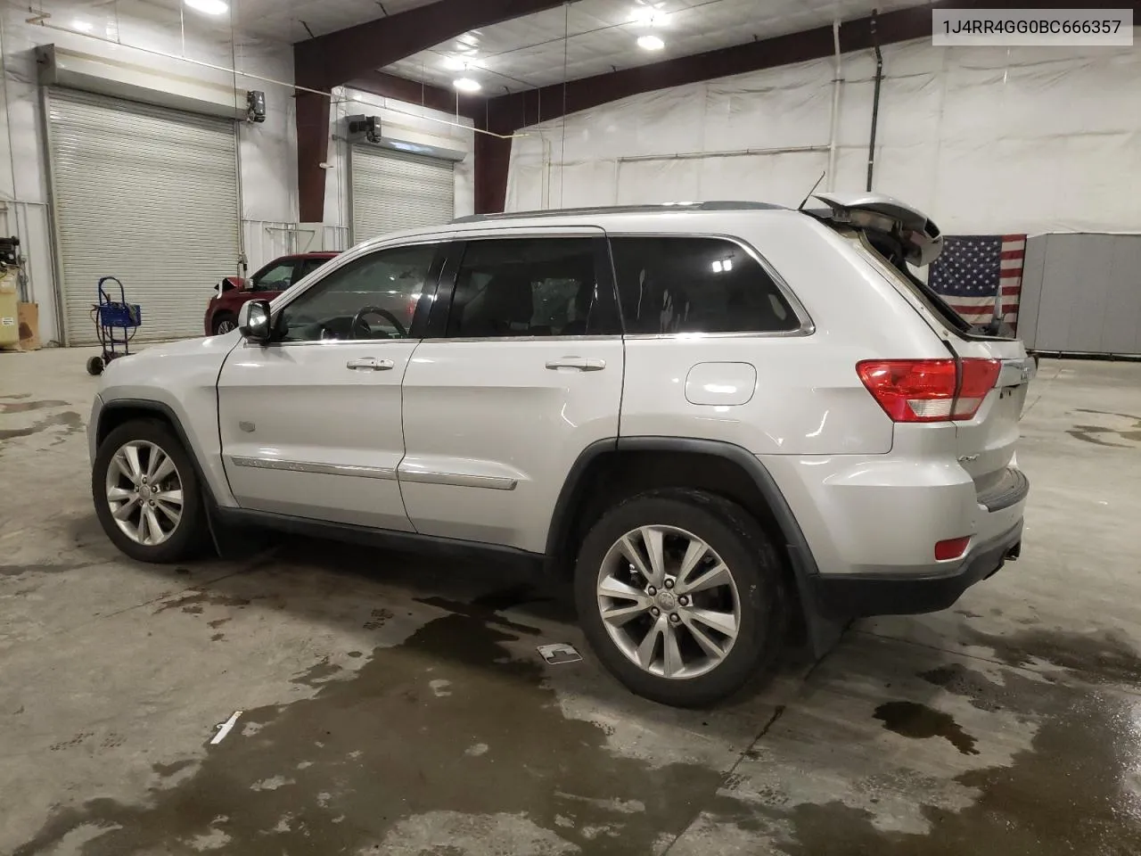 2011 Jeep Grand Cherokee Laredo VIN: 1J4RR4GG0BC666357 Lot: 71726674