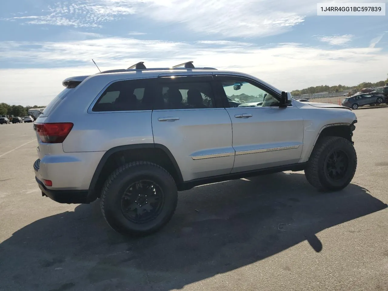 2011 Jeep Grand Cherokee Laredo VIN: 1J4RR4GG1BC597839 Lot: 71766744