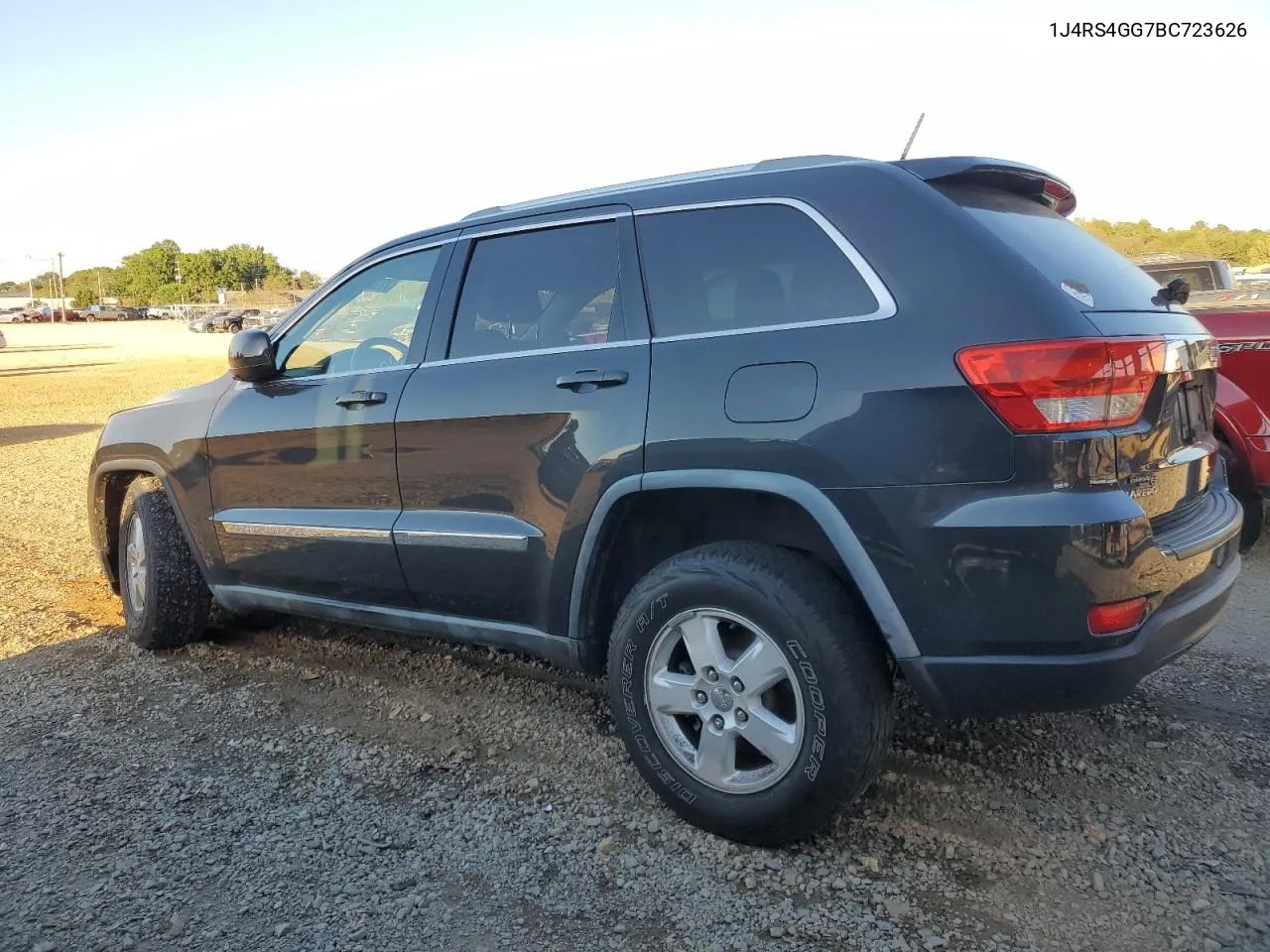 2011 Jeep Grand Cherokee Laredo VIN: 1J4RS4GG7BC723626 Lot: 72375064