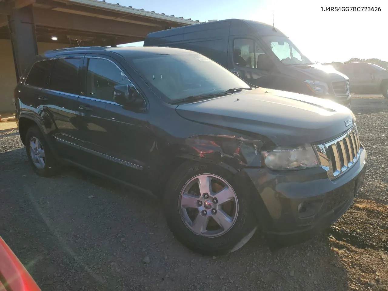 1J4RS4GG7BC723626 2011 Jeep Grand Cherokee Laredo