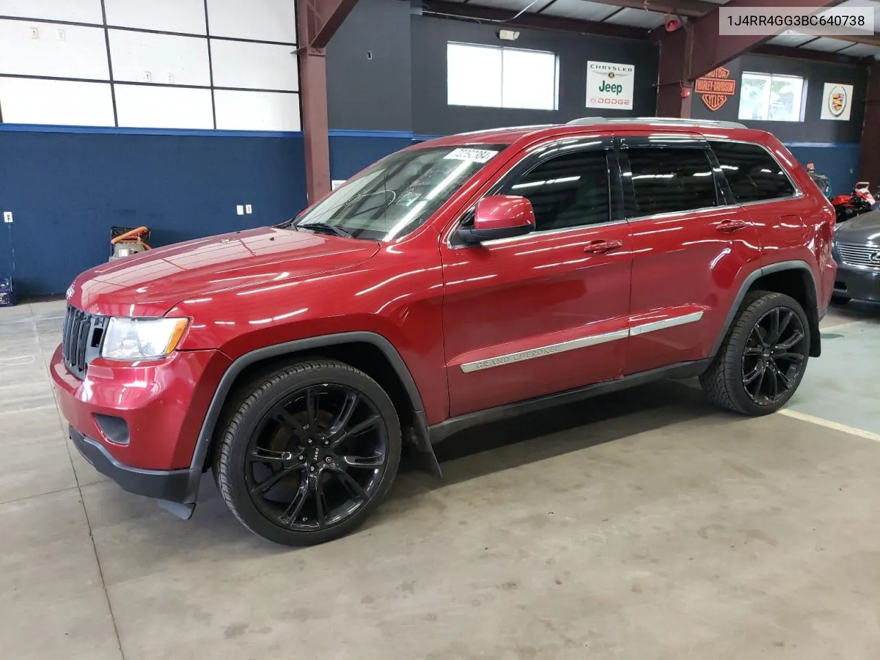 1J4RR4GG3BC640738 2011 Jeep Grand Cherokee Laredo