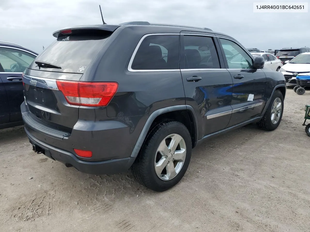 2011 Jeep Grand Cherokee Laredo VIN: 1J4RR4GG1BC642651 Lot: 74386484