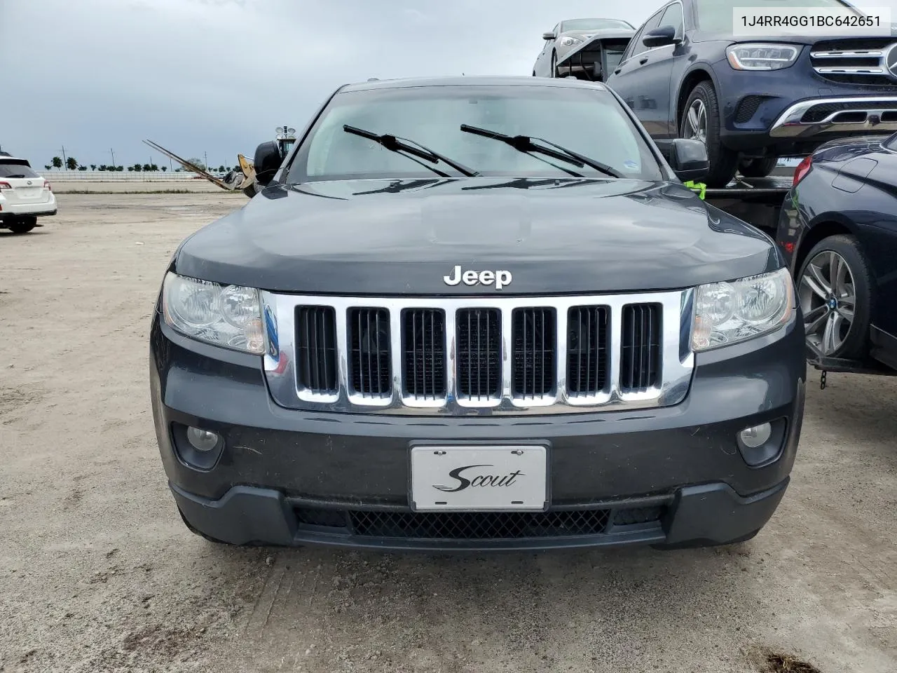 2011 Jeep Grand Cherokee Laredo VIN: 1J4RR4GG1BC642651 Lot: 74386484