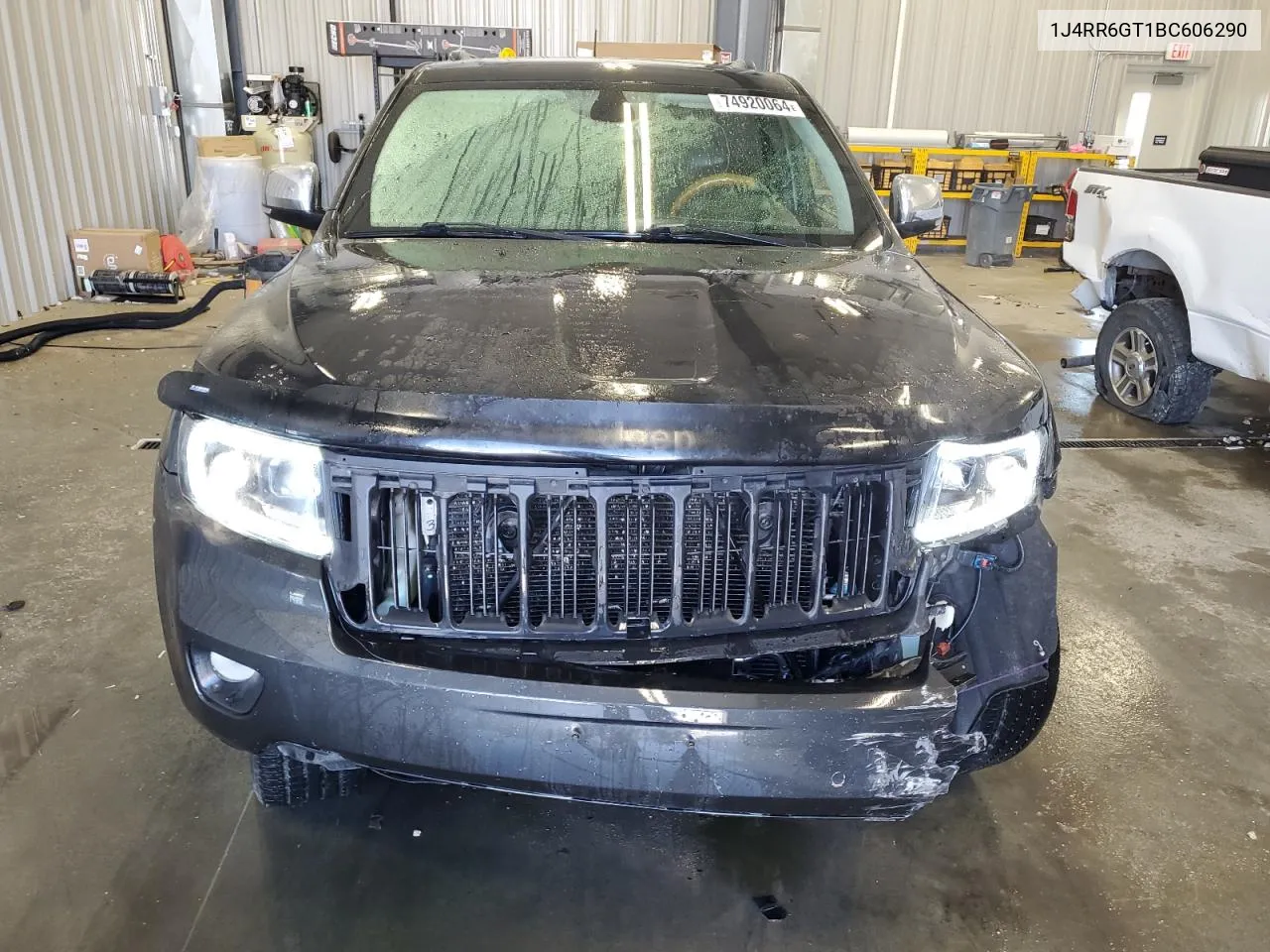 1J4RR6GT1BC606290 2011 Jeep Grand Cherokee Overland