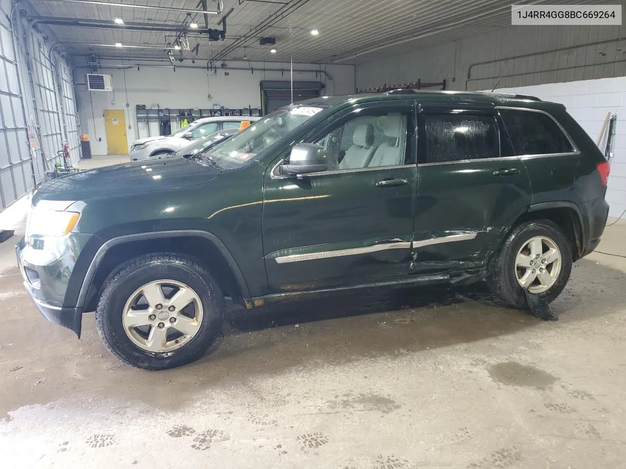 2011 Jeep Grand Cherokee Laredo VIN: 1J4RR4GG8BC669264 Lot: 75214594