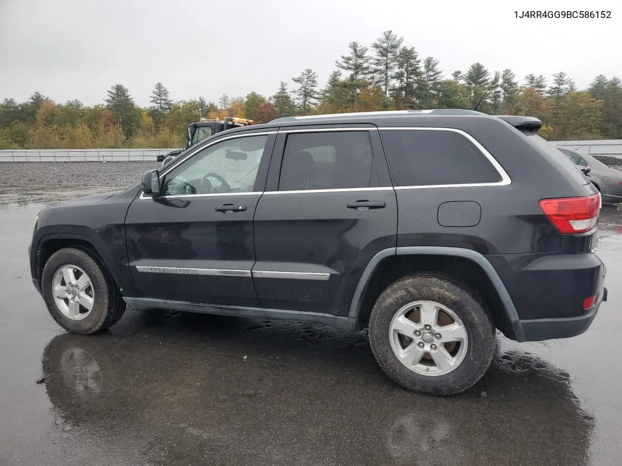 2011 Jeep Grand Cherokee Laredo VIN: 1J4RR4GG9BC586152 Lot: 76090594