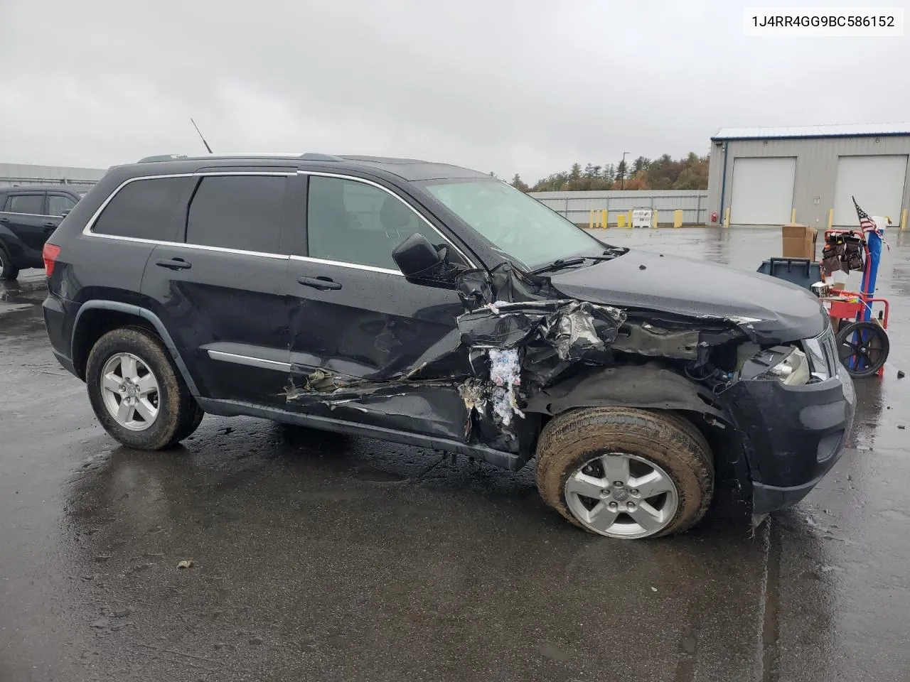 2011 Jeep Grand Cherokee Laredo VIN: 1J4RR4GG9BC586152 Lot: 76090594