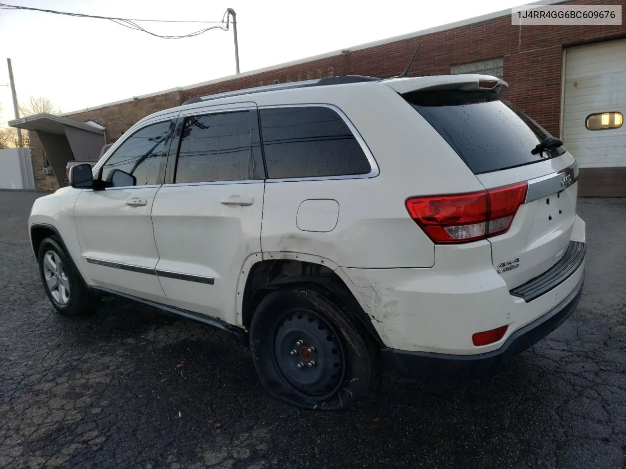 2011 Jeep Grand Cherokee Laredo VIN: 1J4RR4GG6BC609676 Lot: 82735623