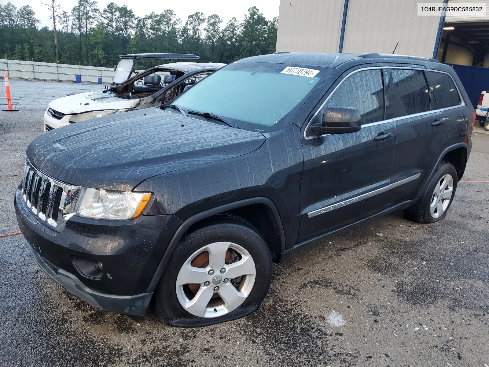 2013 Jeep Grand Cherokee Laredo VIN: 1C4RJFAG9DC585832 Lot: 66730794