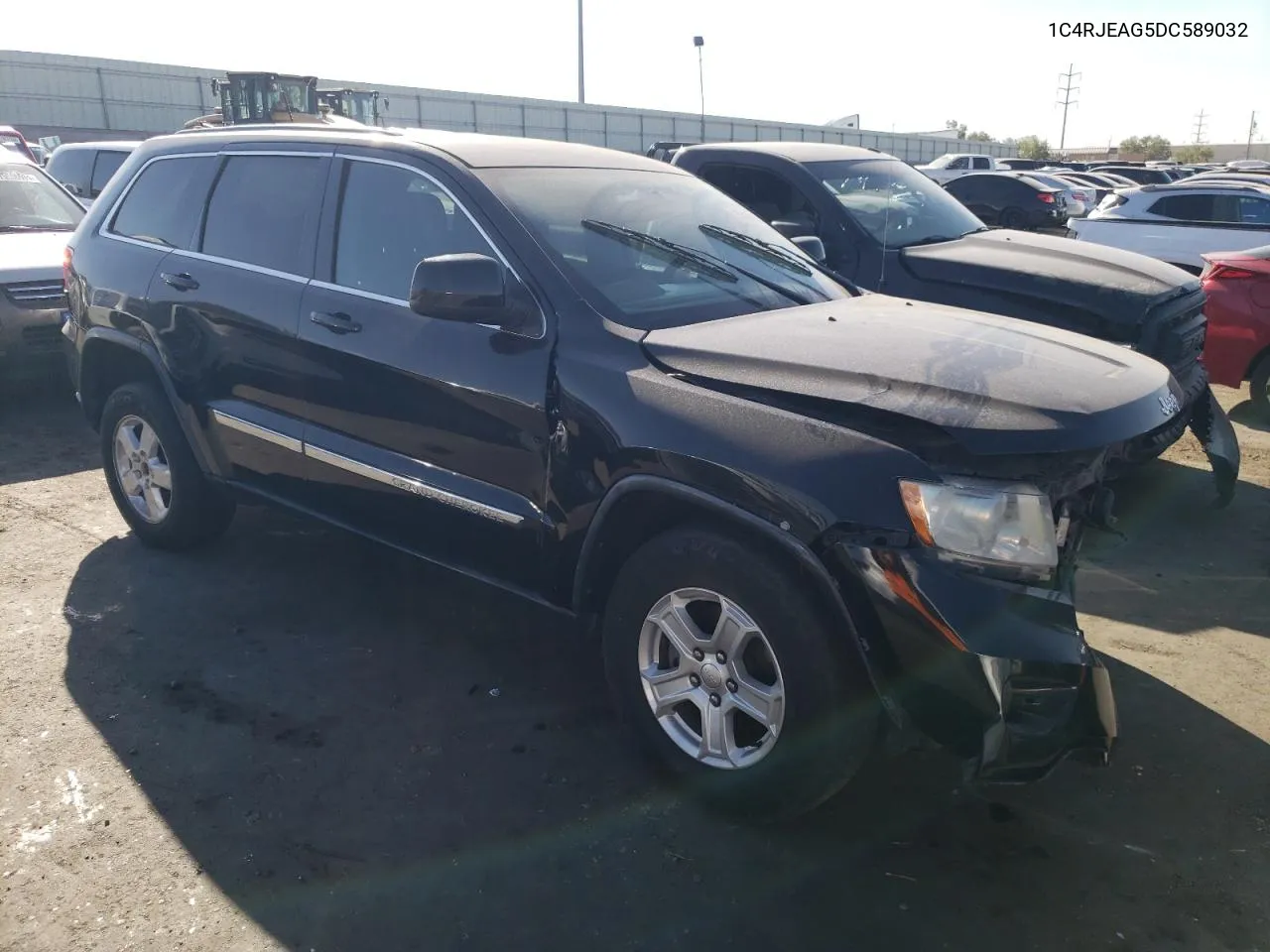 2013 Jeep Grand Cherokee Laredo VIN: 1C4RJEAG5DC589032 Lot: 75747664