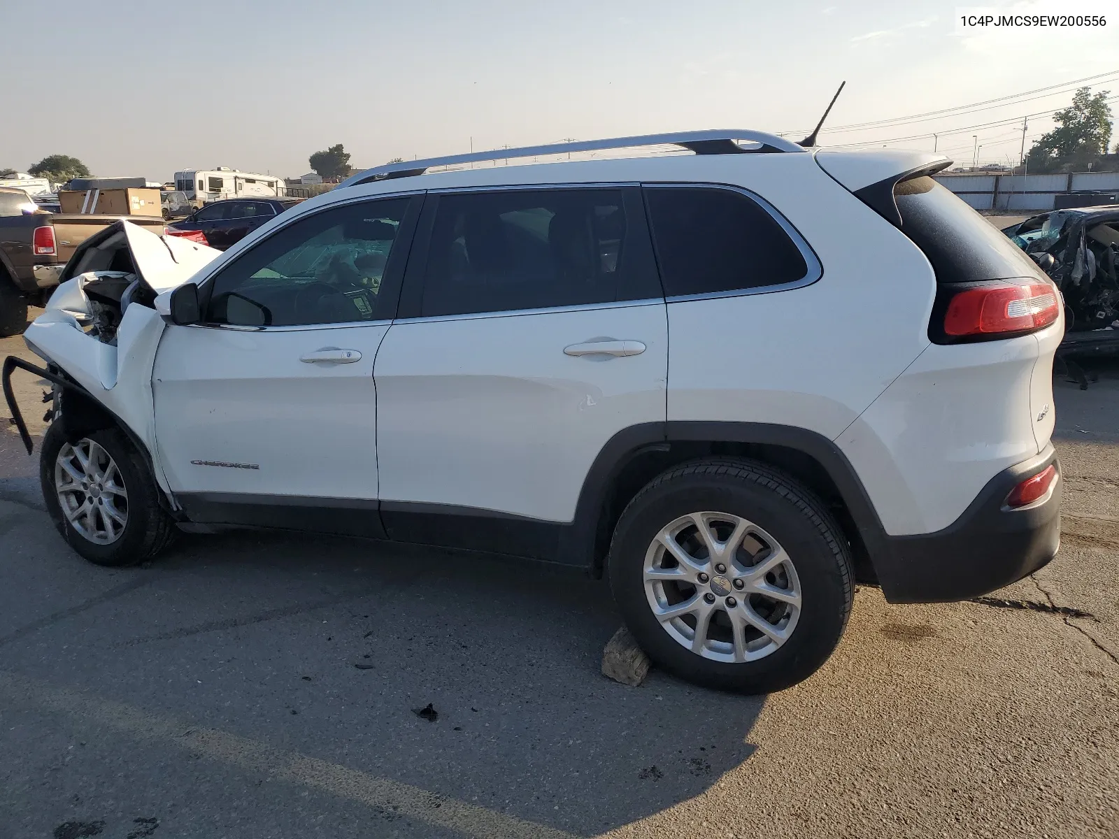 2014 Jeep Cherokee Latitude VIN: 1C4PJMCS9EW200556 Lot: 65946714