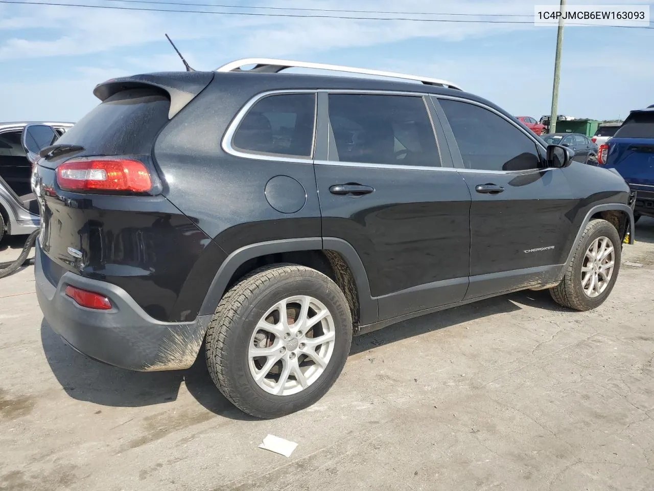 2014 Jeep Cherokee Latitude VIN: 1C4PJMCB6EW163093 Lot: 67022684