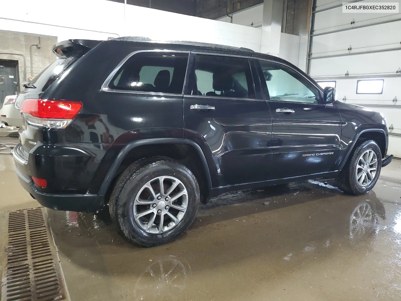 1C4RJFBGXEC352820 2014 Jeep Grand Cherokee Limited