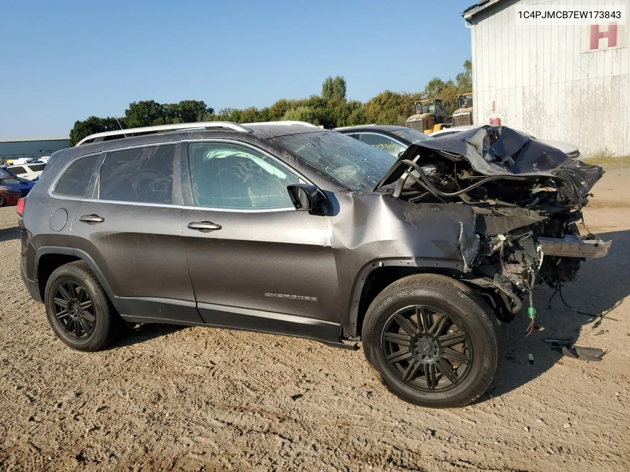 2014 Jeep Cherokee Latitude VIN: 1C4PJMCB7EW173843 Lot: 70756404