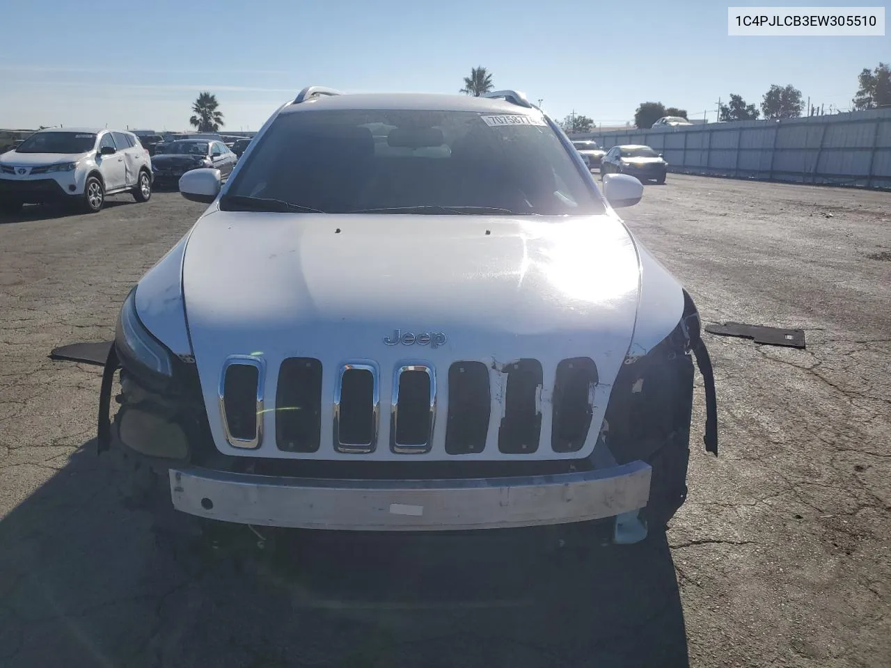 2014 Jeep Cherokee Latitude VIN: 1C4PJLCB3EW305510 Lot: 70758774