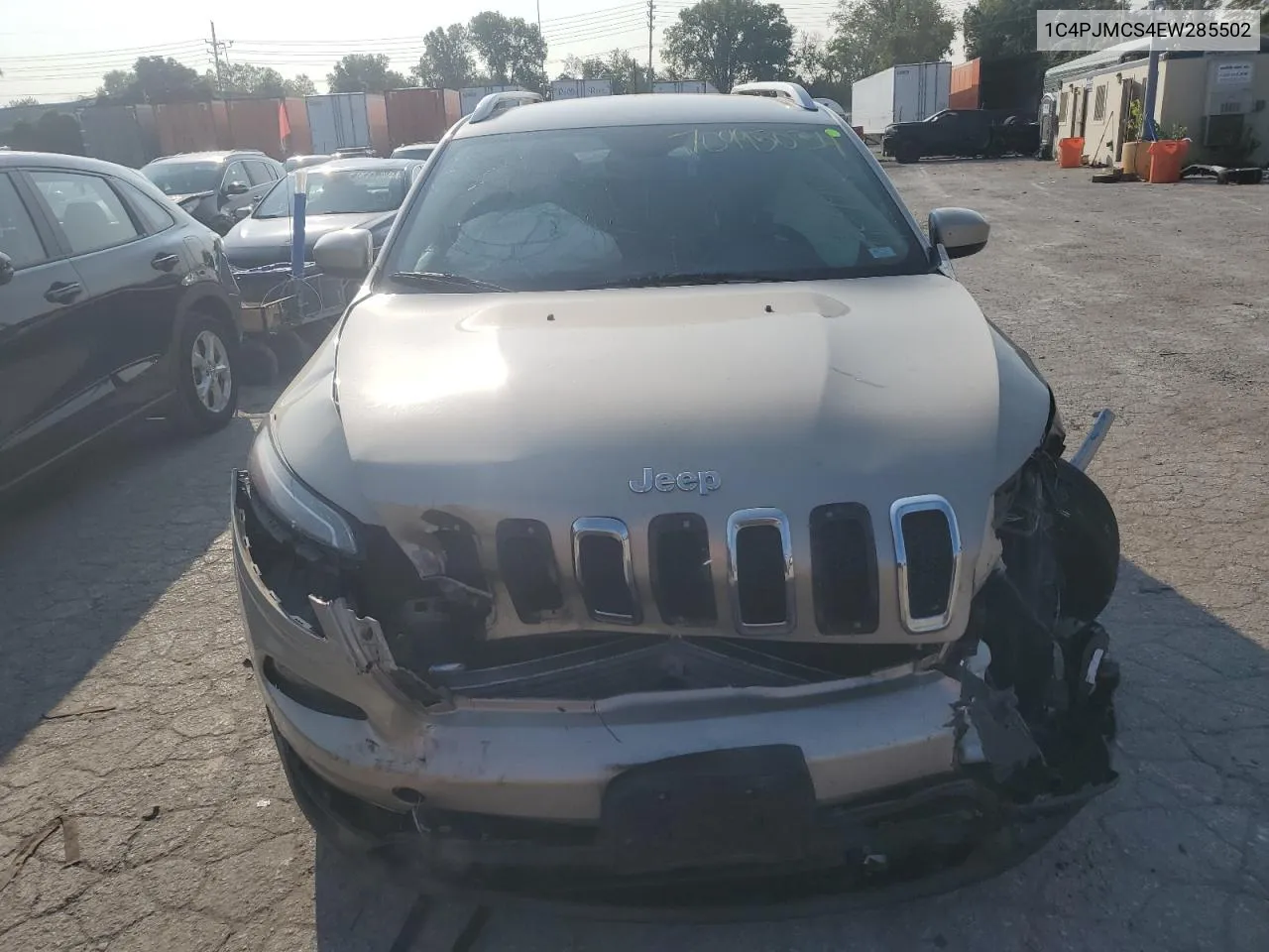 2014 Jeep Cherokee Latitude VIN: 1C4PJMCS4EW285502 Lot: 70995034