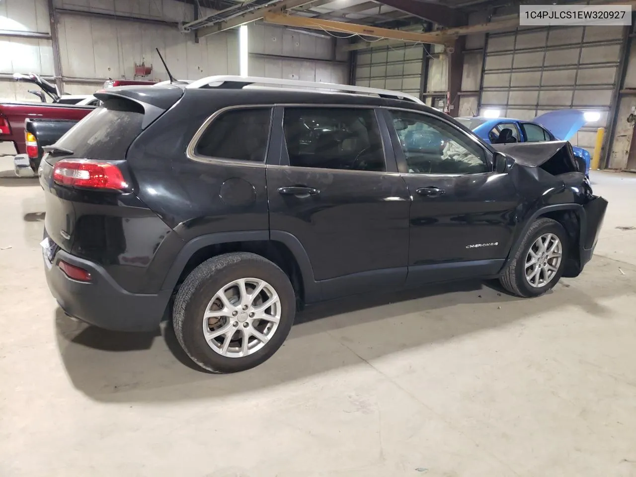 2014 Jeep Cherokee Latitude VIN: 1C4PJLCS1EW320927 Lot: 72395764