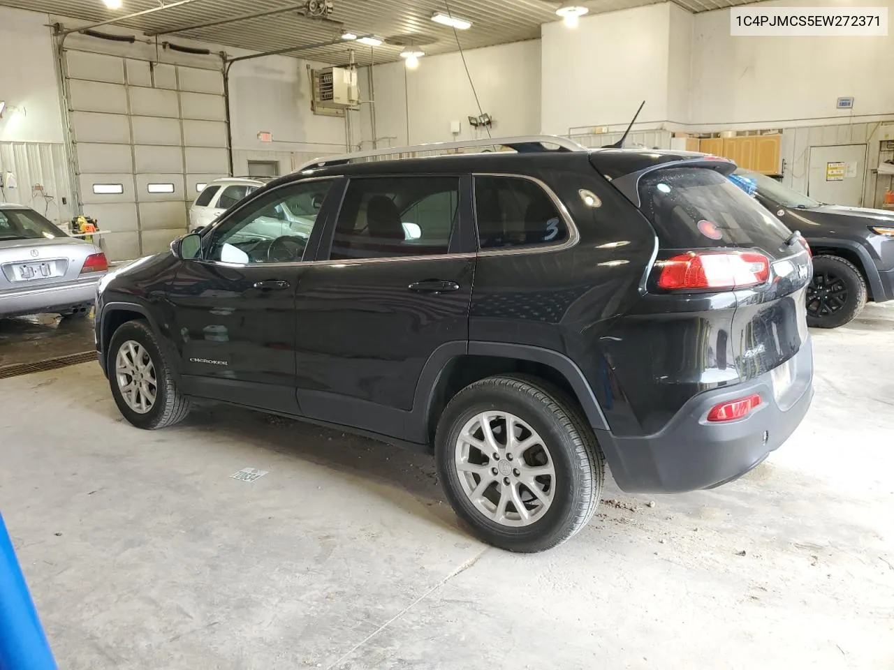 2014 Jeep Cherokee Latitude VIN: 1C4PJMCS5EW272371 Lot: 73374544