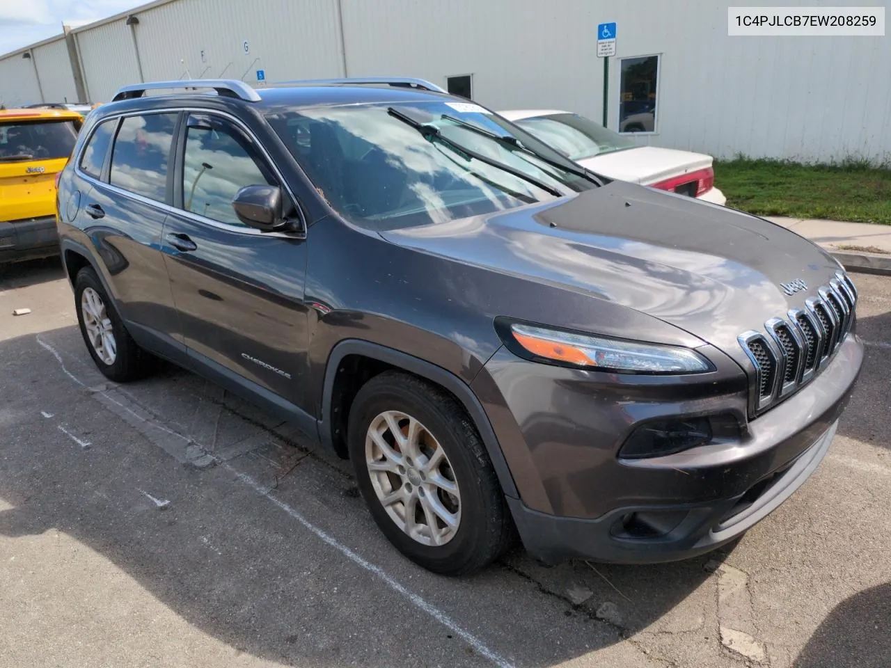 2014 Jeep Cherokee Latitude VIN: 1C4PJLCB7EW208259 Lot: 73781614