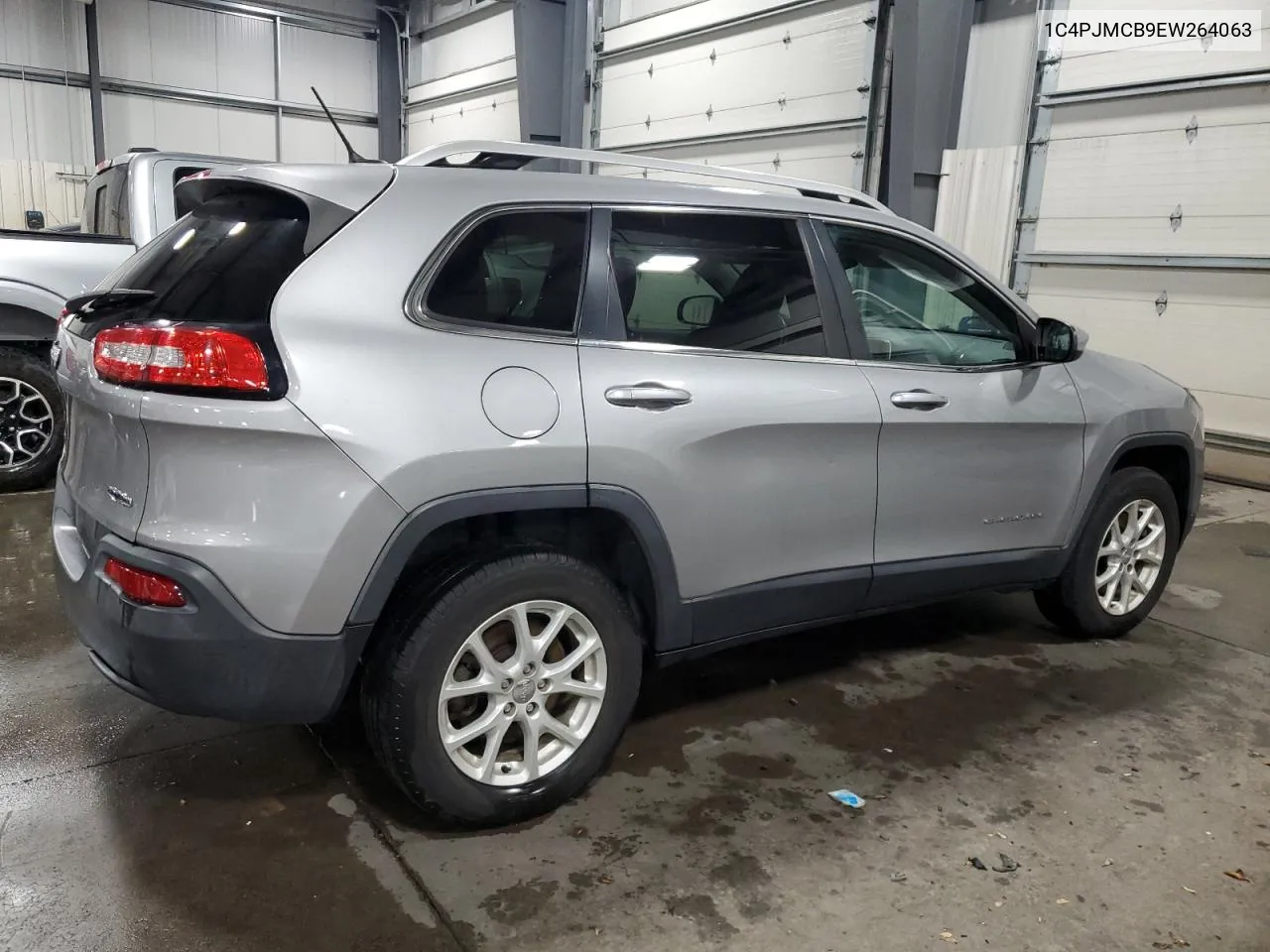 2014 Jeep Cherokee Latitude VIN: 1C4PJMCB9EW264063 Lot: 75227714