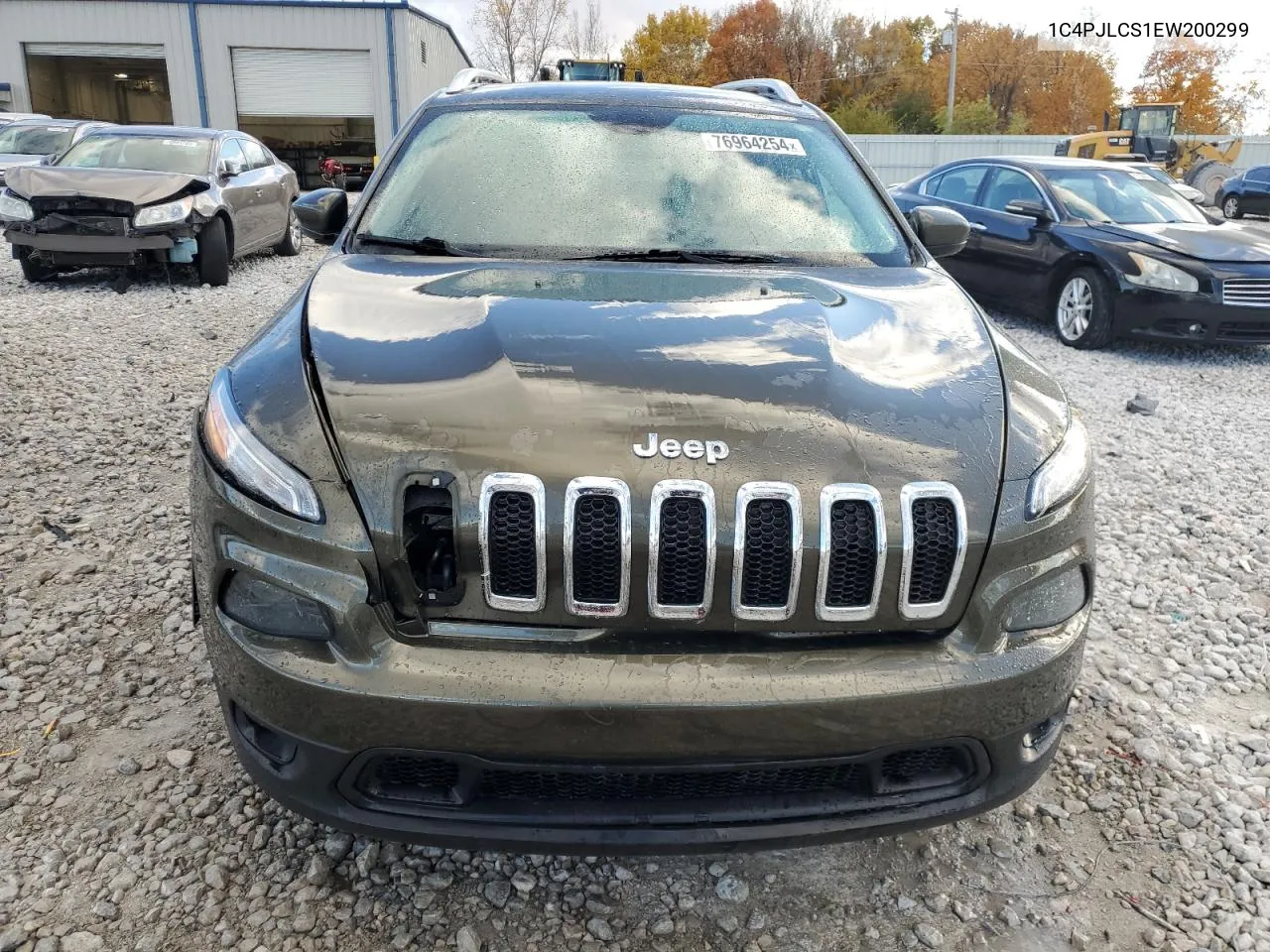 2014 Jeep Cherokee Latitude VIN: 1C4PJLCS1EW200299 Lot: 76964254