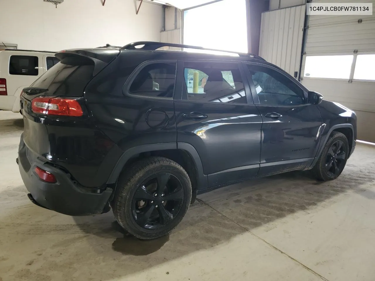 2015 Jeep Cherokee Latitude VIN: 1C4PJLCB0FW781134 Lot: 50733884