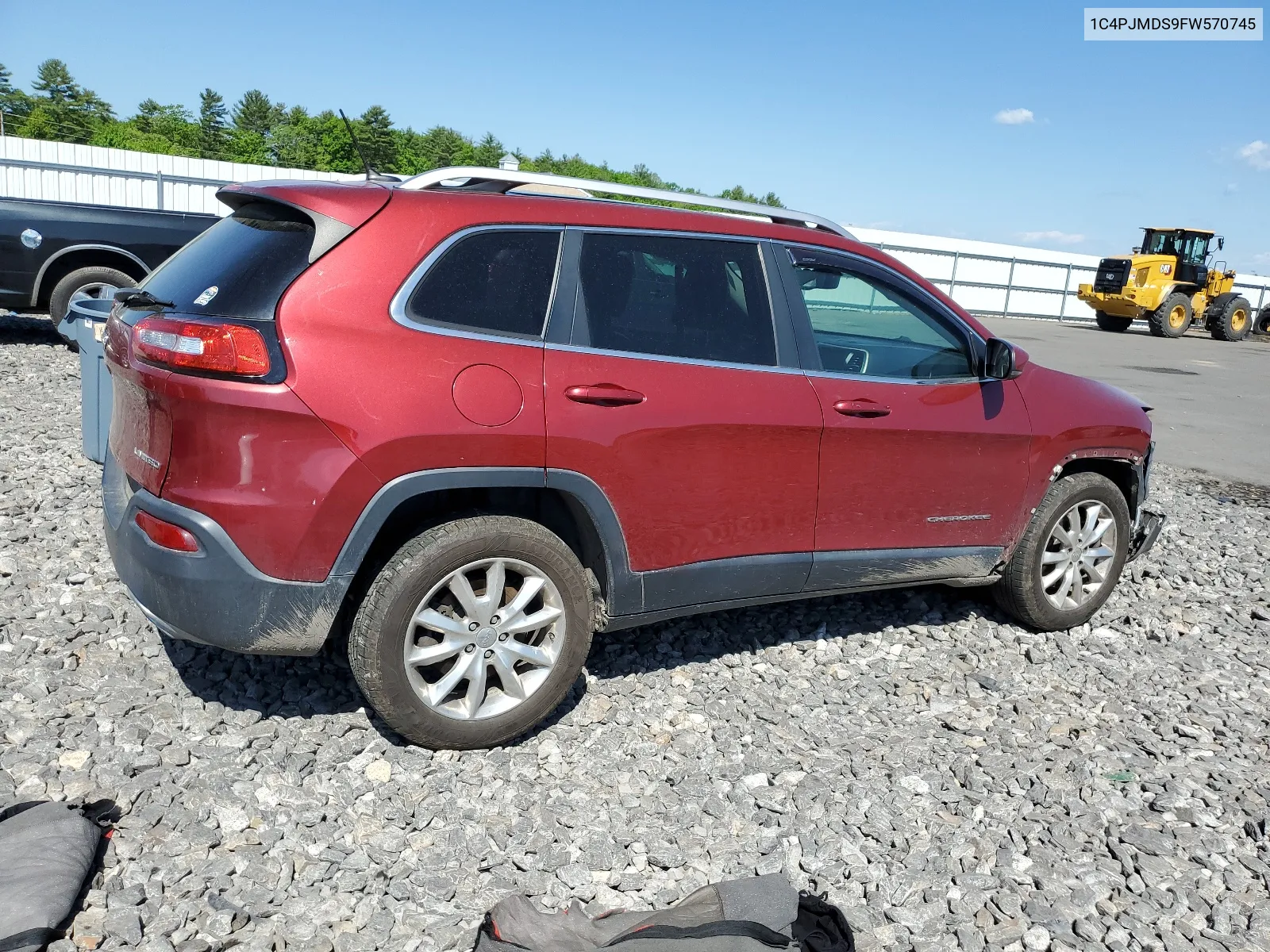 2015 Jeep Cherokee Limited VIN: 1C4PJMDS9FW570745 Lot: 56144574