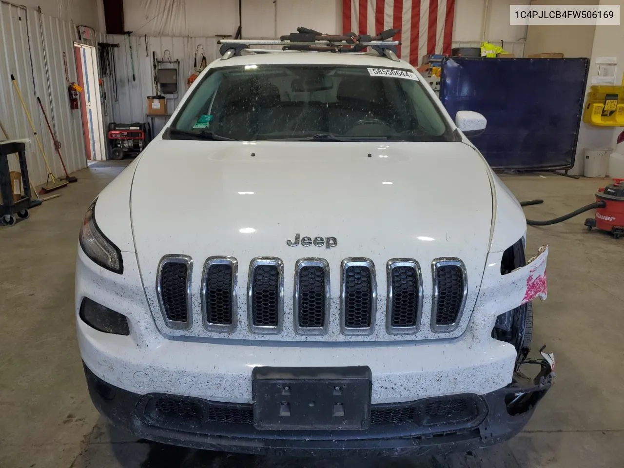 2015 Jeep Cherokee Latitude VIN: 1C4PJLCB4FW506169 Lot: 58550644