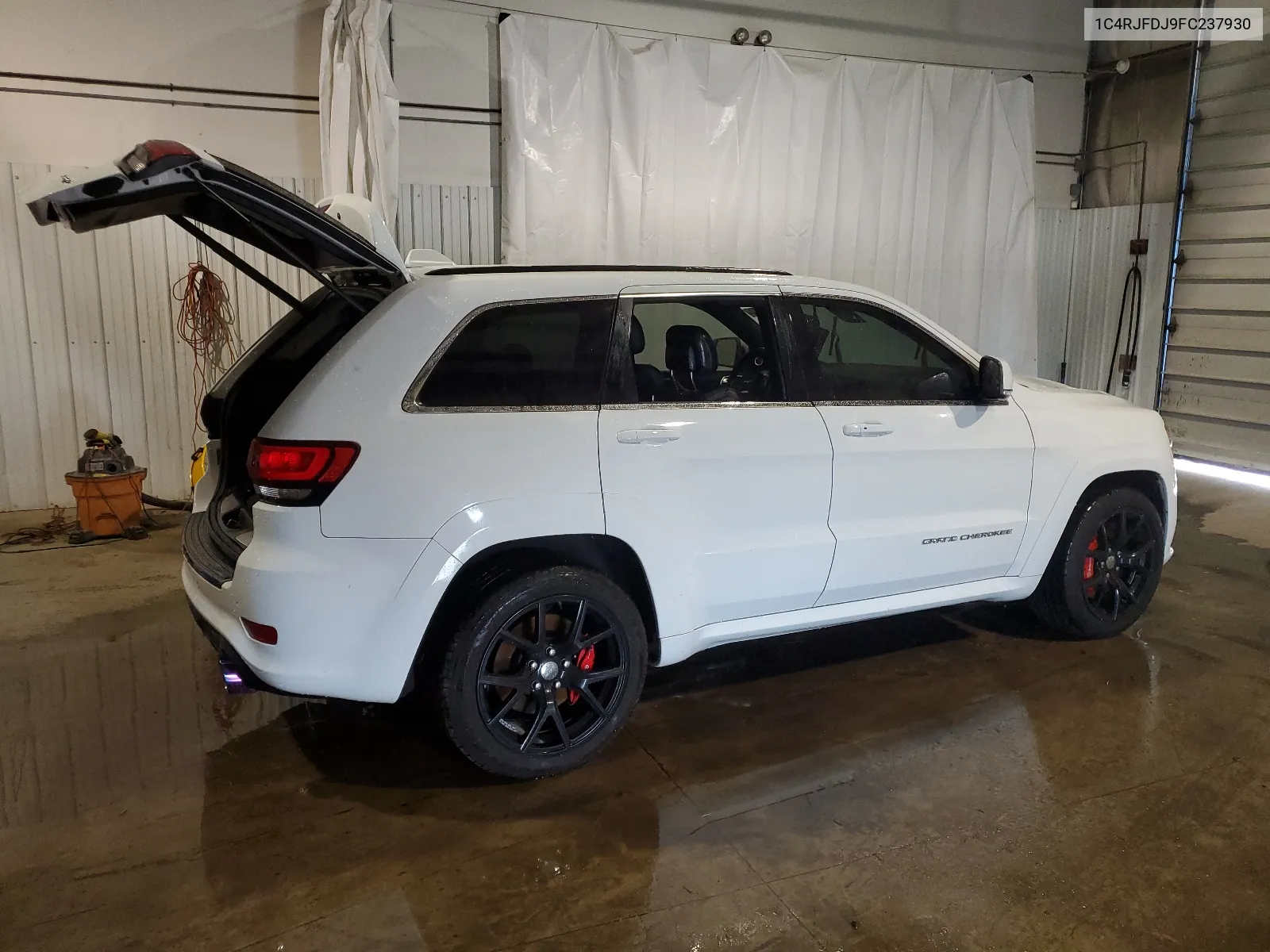 2015 Jeep Grand Cherokee Srt-8 VIN: 1C4RJFDJ9FC237930 Lot: 63540384