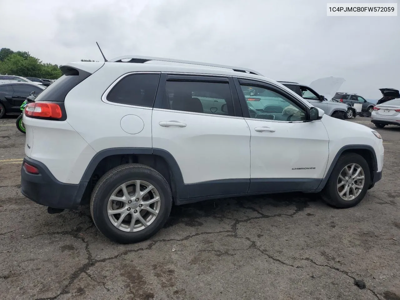 2015 Jeep Cherokee Latitude VIN: 1C4PJMCB0FW572059 Lot: 64423834