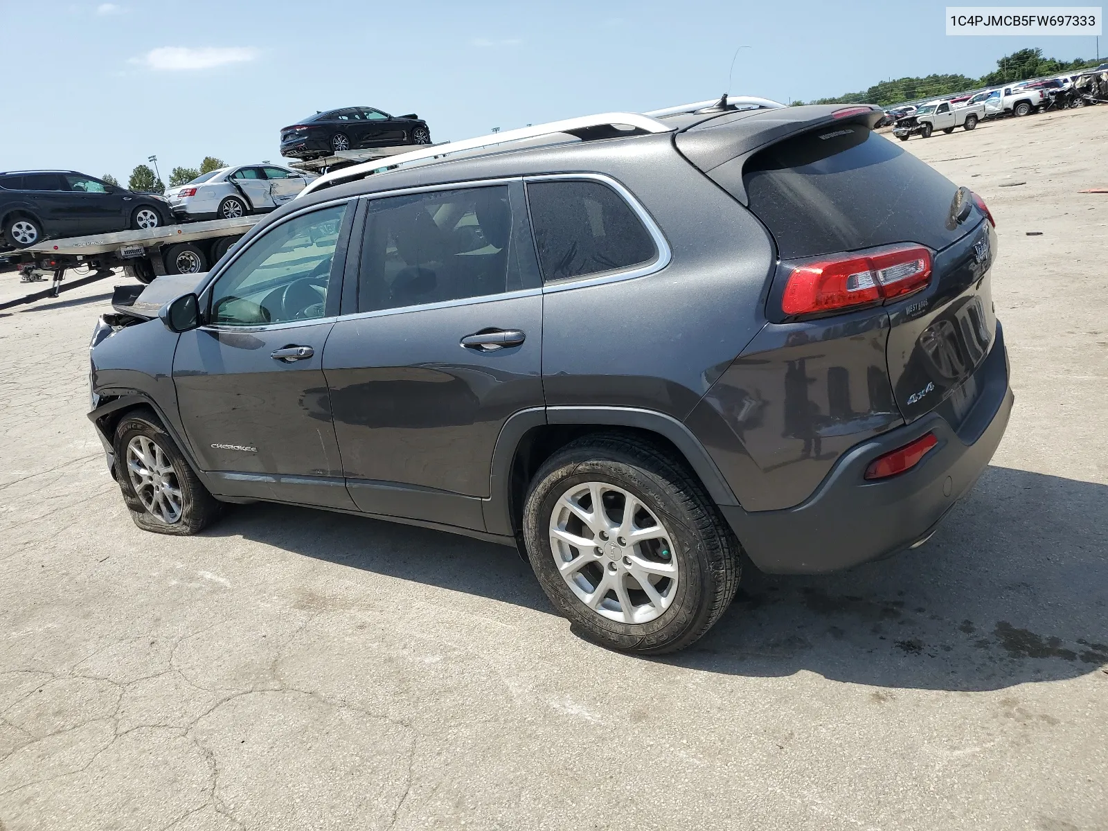 2015 Jeep Cherokee Latitude VIN: 1C4PJMCB5FW697333 Lot: 65837454