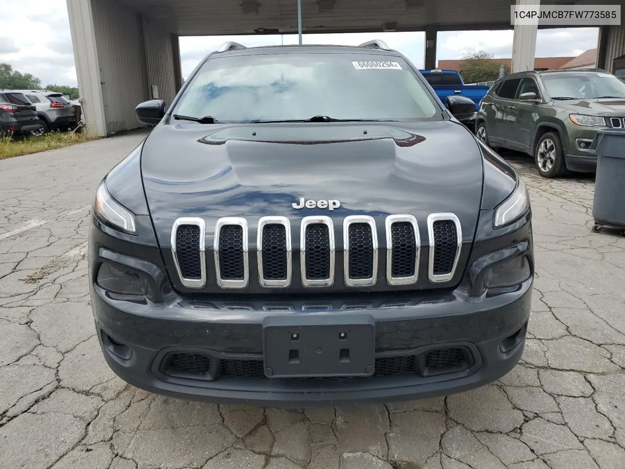 2015 Jeep Cherokee Latitude VIN: 1C4PJMCB7FW773585 Lot: 66060294