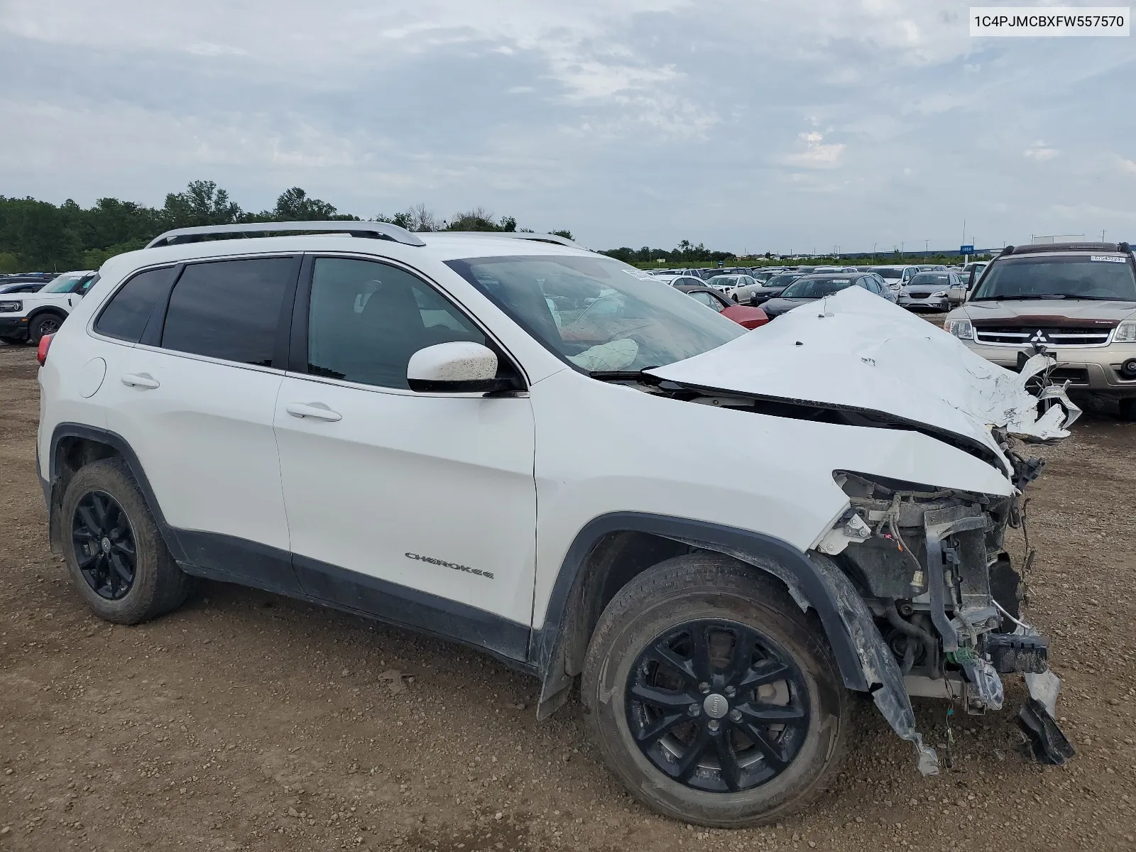 2015 Jeep Cherokee Latitude VIN: 1C4PJMCBXFW557570 Lot: 66374124