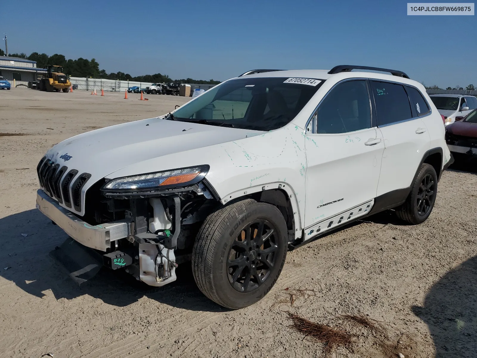 2015 Jeep Cherokee Latitude VIN: 1C4PJLCB8FW669875 Lot: 67052714