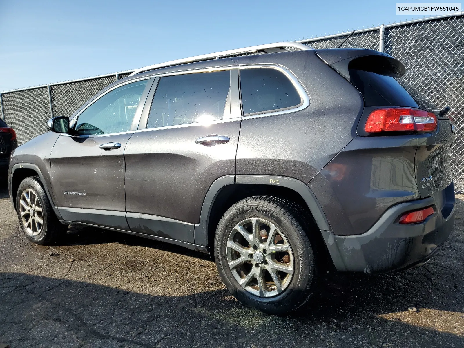 1C4PJMCB1FW651045 2015 Jeep Cherokee Latitude