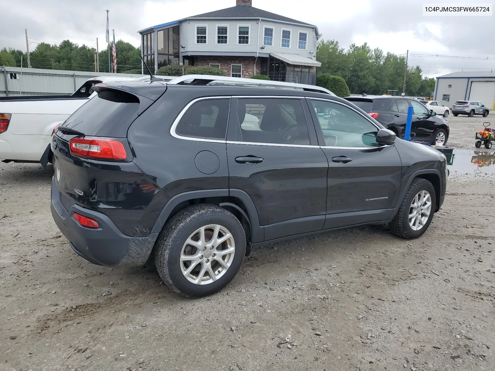 2015 Jeep Cherokee Latitude VIN: 1C4PJMCS3FW665724 Lot: 68032824