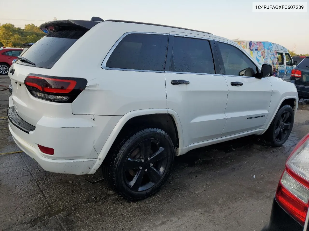 1C4RJFAGXFC607209 2015 Jeep Grand Cherokee Laredo