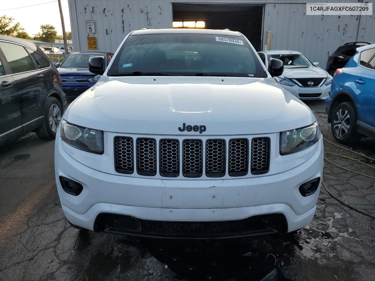 1C4RJFAGXFC607209 2015 Jeep Grand Cherokee Laredo