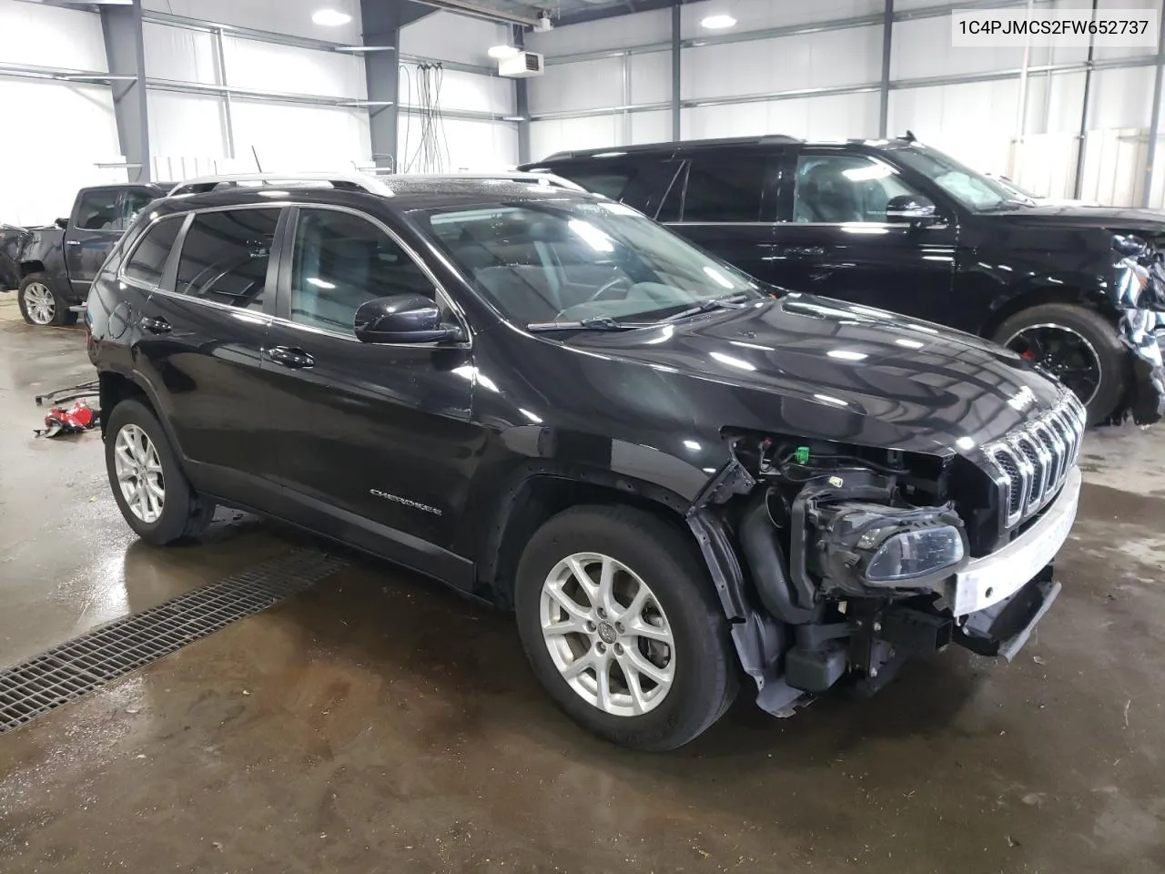 2015 Jeep Cherokee Latitude VIN: 1C4PJMCS2FW652737 Lot: 68944064