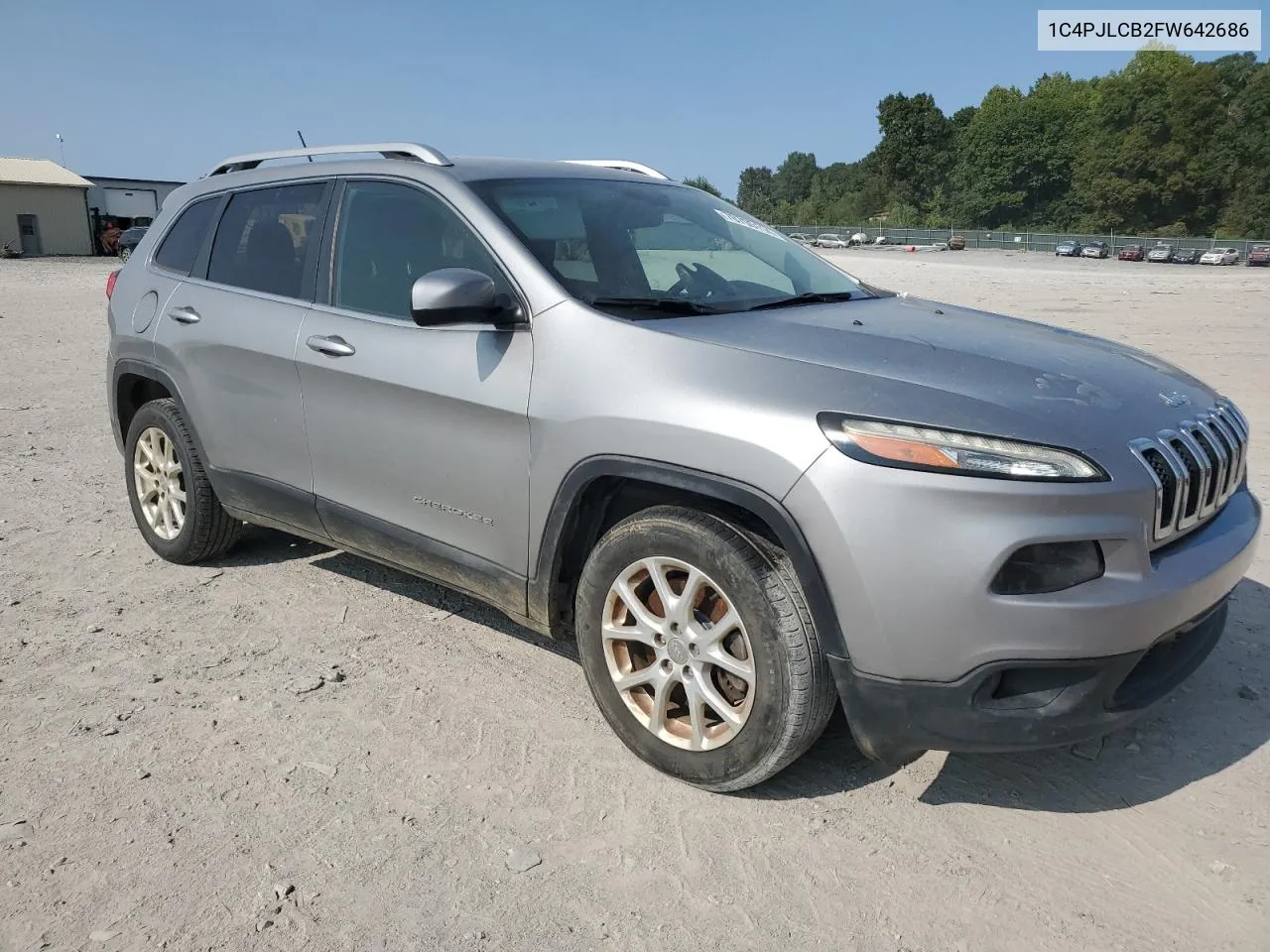 2015 Jeep Cherokee Latitude VIN: 1C4PJLCB2FW642686 Lot: 70705114