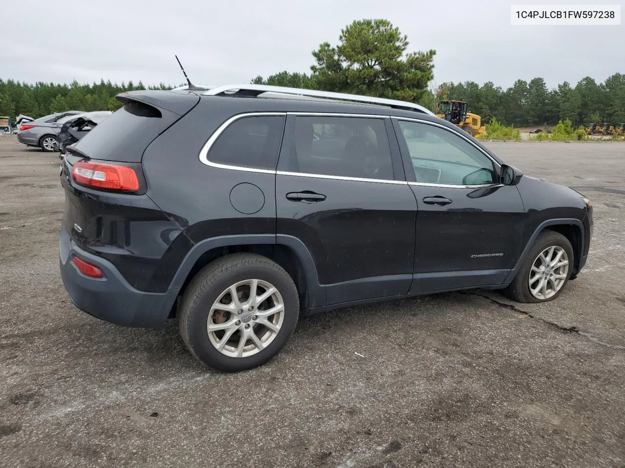 2015 Jeep Cherokee Latitude VIN: 1C4PJLCB1FW597238 Lot: 71462134