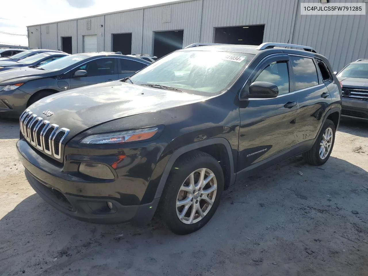 2015 Jeep Cherokee Latitude VIN: 1C4PJLCS5FW791285 Lot: 71641034