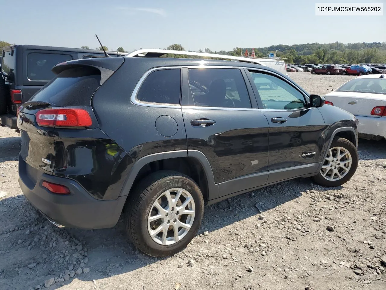 2015 Jeep Cherokee Latitude VIN: 1C4PJMCSXFW565202 Lot: 71823144