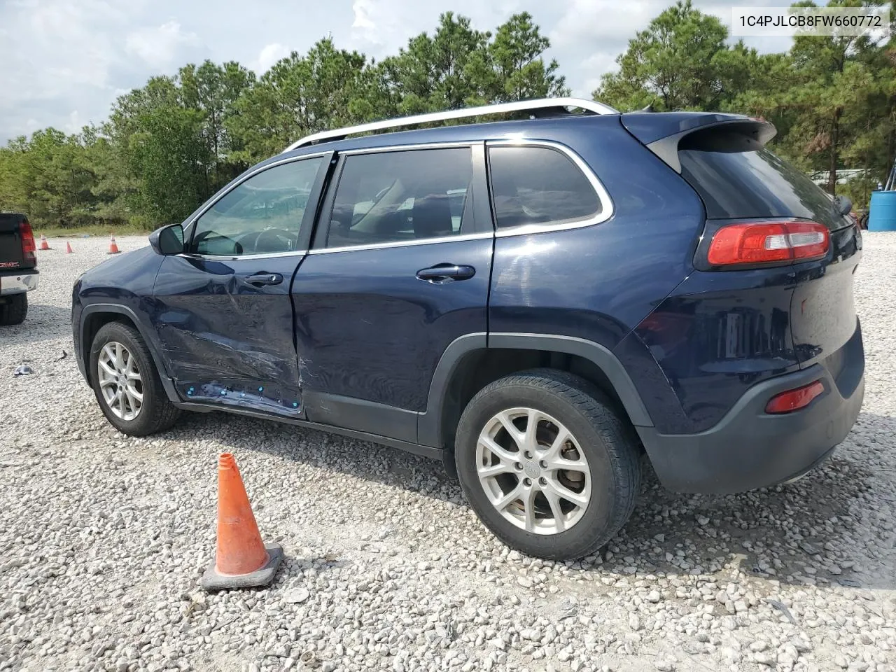 2015 Jeep Cherokee Latitude VIN: 1C4PJLCB8FW660772 Lot: 72342164