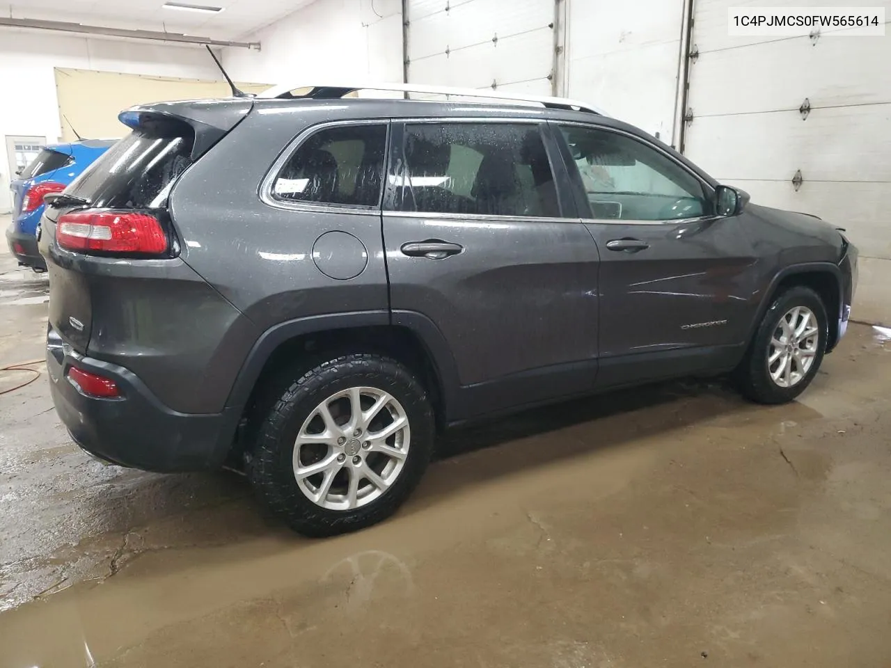 2015 Jeep Cherokee Latitude VIN: 1C4PJMCS0FW565614 Lot: 72619034