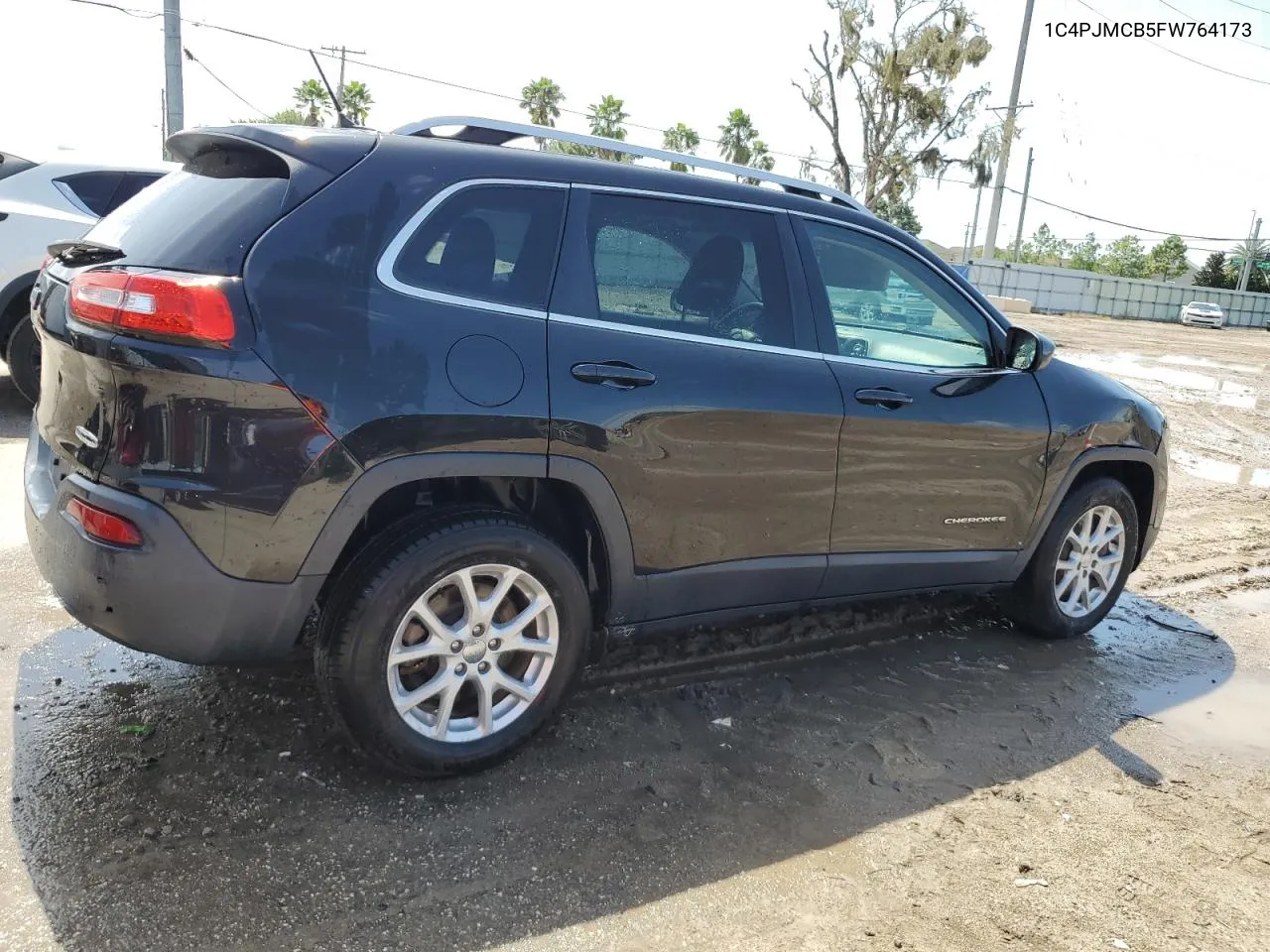 2015 Jeep Cherokee Latitude VIN: 1C4PJMCB5FW764173 Lot: 72974164