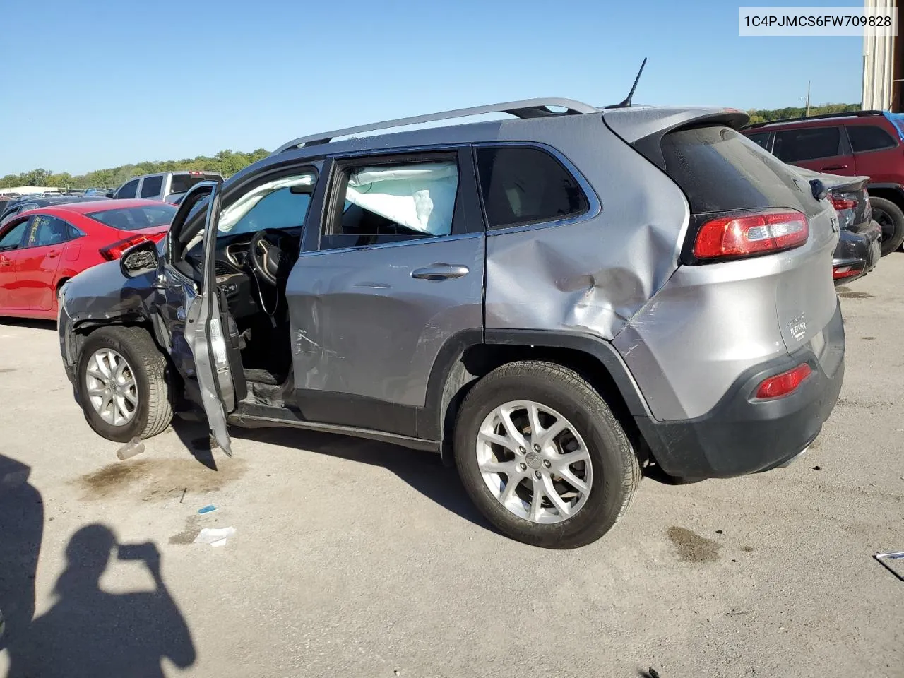 2015 Jeep Cherokee Latitude VIN: 1C4PJMCS6FW709828 Lot: 73189114